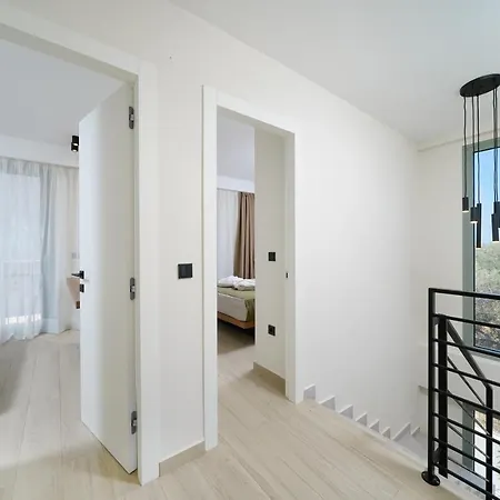 מלון Azzure Luxury *