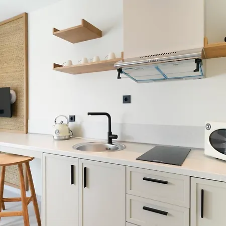 מלון Azzure Luxury