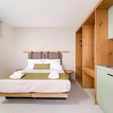 Azzure Luxury מלון