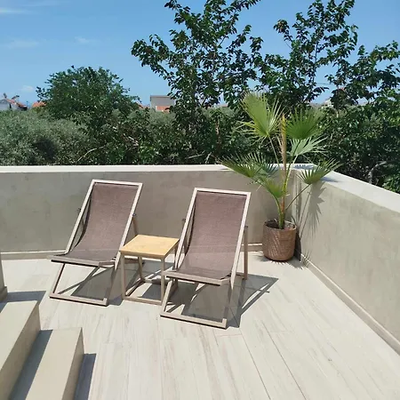 Azzure Luxury מלון *